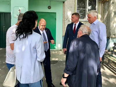 При поддержке Валерия Завгороднего подготовят проект по ремонту дома, пострадавшего при атаке БПЛА в Таганроге