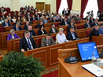 Депутаты донского парламента помогают учреждениям физической культуры и спорта 