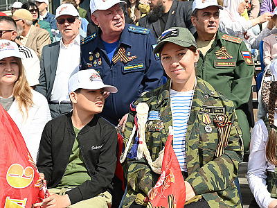 Изображение новости В Ростове-на-Дону состоялся военный парад, посвященный 80-летию Победы в Великой Отечественной войне №10