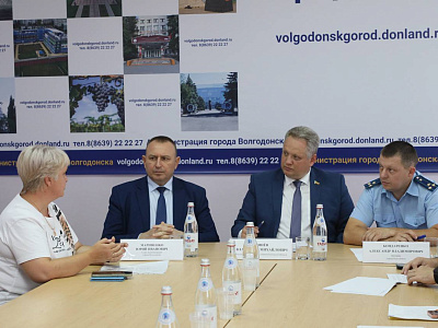 Владислав Синёв провел прием граждан