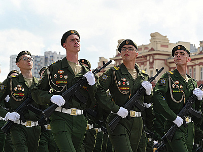 Изображение новости В Ростове-на-Дону состоялся военный парад, посвященный 80-летию Победы в Великой Отечественной войне №33