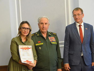 Изображение новости Волонтерскую деятельность по помощи участникам СВО обсудили в донском парламенте №23