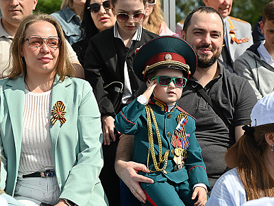 Изображение новости В Ростове-на-Дону состоялся военный парад, посвященный 80-летию Победы в Великой Отечественной войне №11