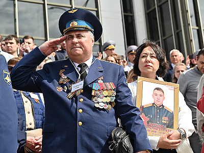 Изображение новости В Ростове-на-Дону состоялся военный парад, посвященный 80-летию Победы в Великой Отечественной войне №19