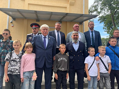 Вячеслав Василенко в Каменске-Шахтинском принял участие в открытии после капремонта спортивной школы 