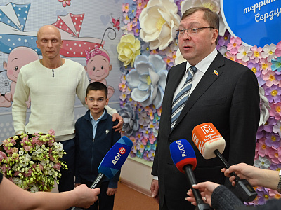 Изображение новости Александр Ищенко поздравил с выпиской родителей тройняшек из Верхнедонского района №6