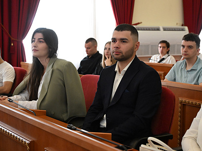 Изображение новости Заседание дискуссионной площадки на тему «Безопасность молодежи в цифровом мире» №16